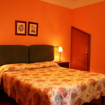 I Cuffi-marchetti Sleeps 20 With Pool *