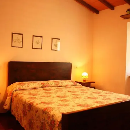 I Cuffi-marchetti Sleeps 20 With Pool فيلة Piana